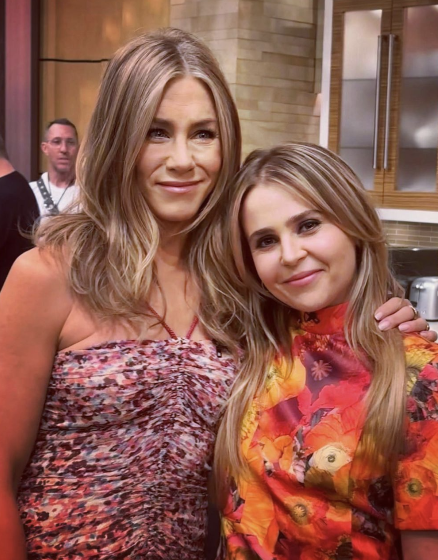 Jennifer Aniston and Mae Whitman meet again. (Photo: Instagram)