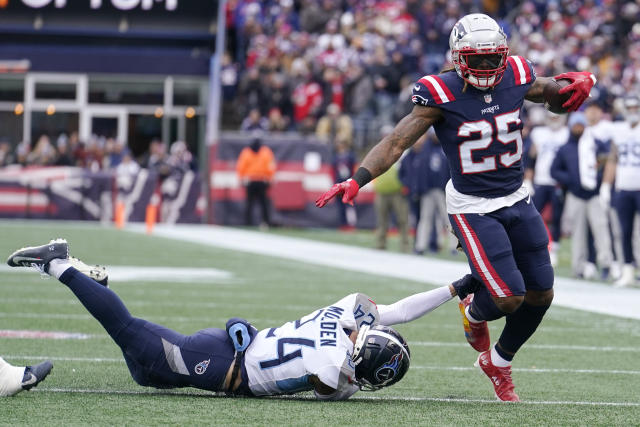 Patriots pull away from Titans 36-13, knock off AFC's top seed – Lowell Sun