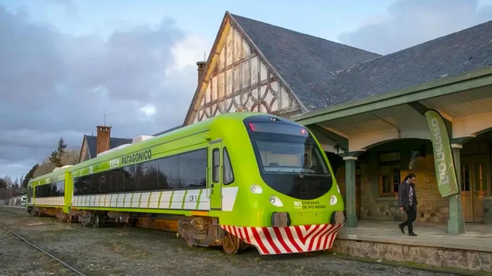 El Tren Patagónico une las localidades de Ingeniero Jacobacci y Bariloche. Un pasaje cuesta $