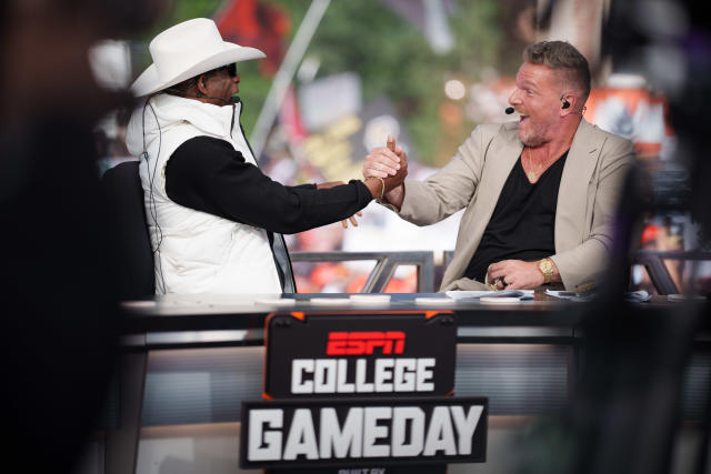 Vince Vaughn, 'College GameDay' crew reveal picks for Colorado-Oregon