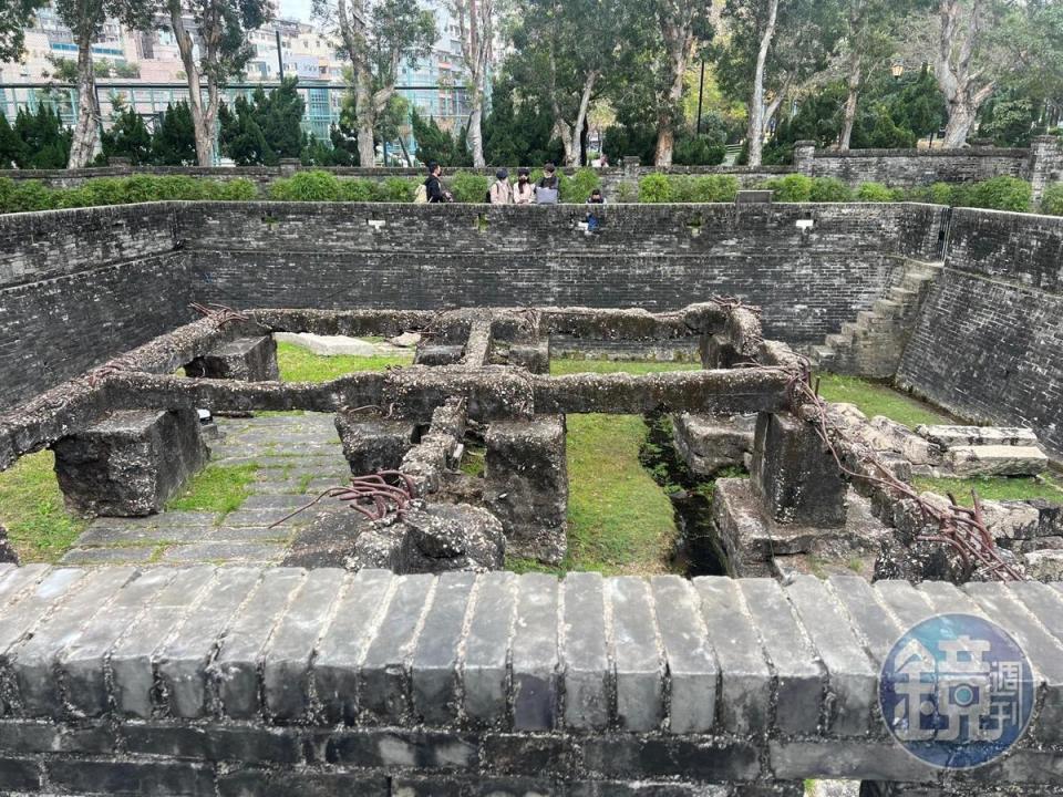 拆除途中，還考古挖掘出寨城遺跡。