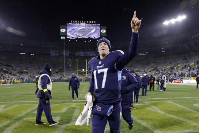 Ryan Tannehill, Derrick Henry shine as Titans down Packers in frigid  Lambeau Field