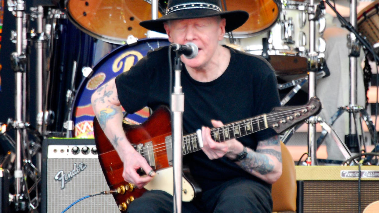  Johnny Winter performs at Eric Clapton's Crossroads Guitar Festival 2007 held at Toyota Park on July 28, 2007 in Bridgeview, Illinois. 