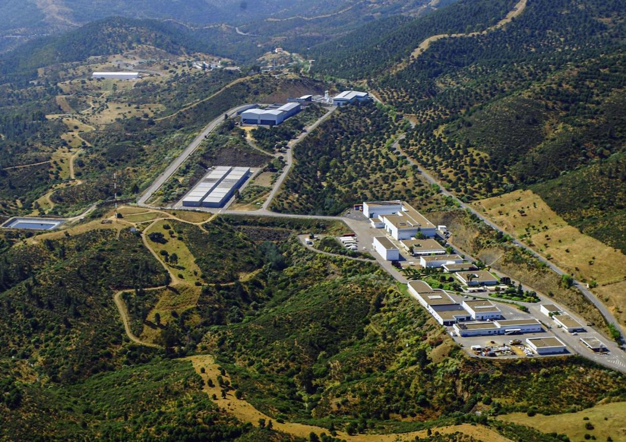 Vista aérea de las instalaciones de El Cabril. <a href="https://www.enresa.es/esp/inicio/conozca-enresa/prensa/176-el-cabril-sigue-almacenando-residuos-radiactivos-de-muy-baja-actividad-con-normalidad" rel="nofollow noopener" target="_blank" data-ylk="slk:ENRESA;elm:context_link;itc:0;sec:content-canvas" class="link ">ENRESA</a>