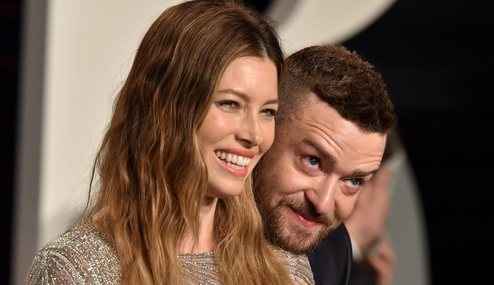 Justin Timberlake and Jessica Biel took photo booth pics with Hillary Clinton, and it’s adorable