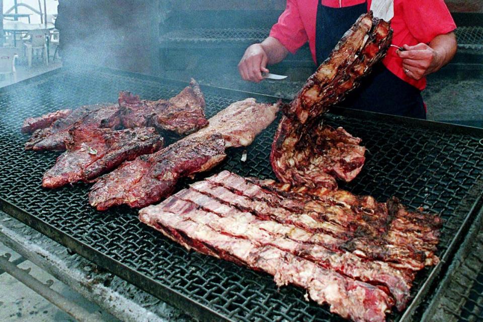 Comer un asado tendrá un precio inflado en las Fiestas de Fin de Año