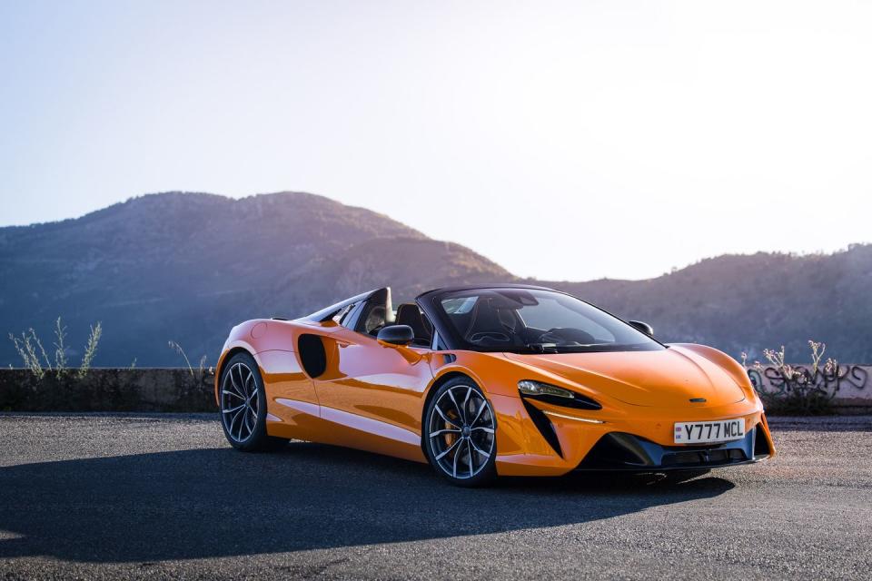 2025 mclaren artura spider