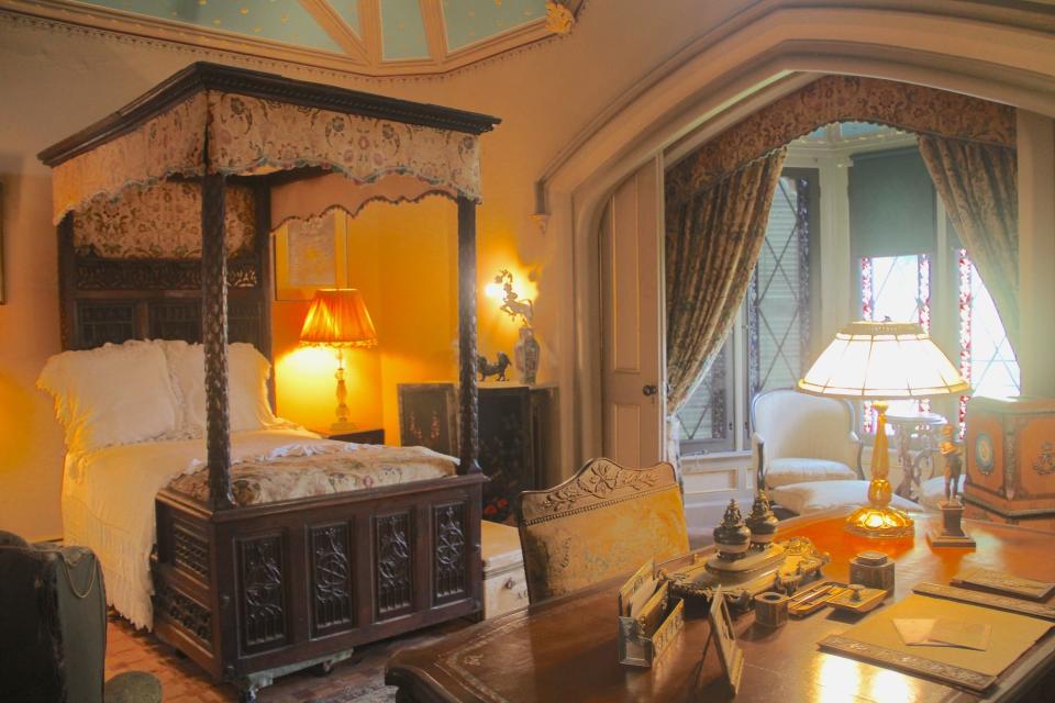 A bedroom at Lyndhurst Mansion.