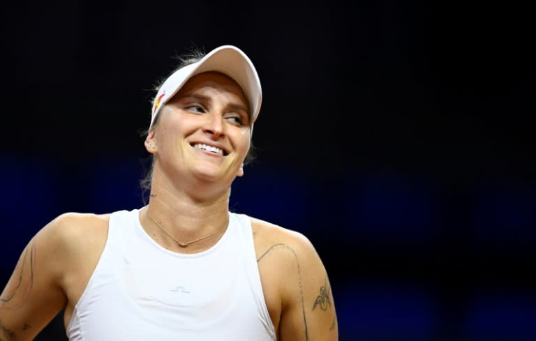 Vondrousova überrascht Sabalenka und zieht ins Halbfinale von Stuttgart ein.