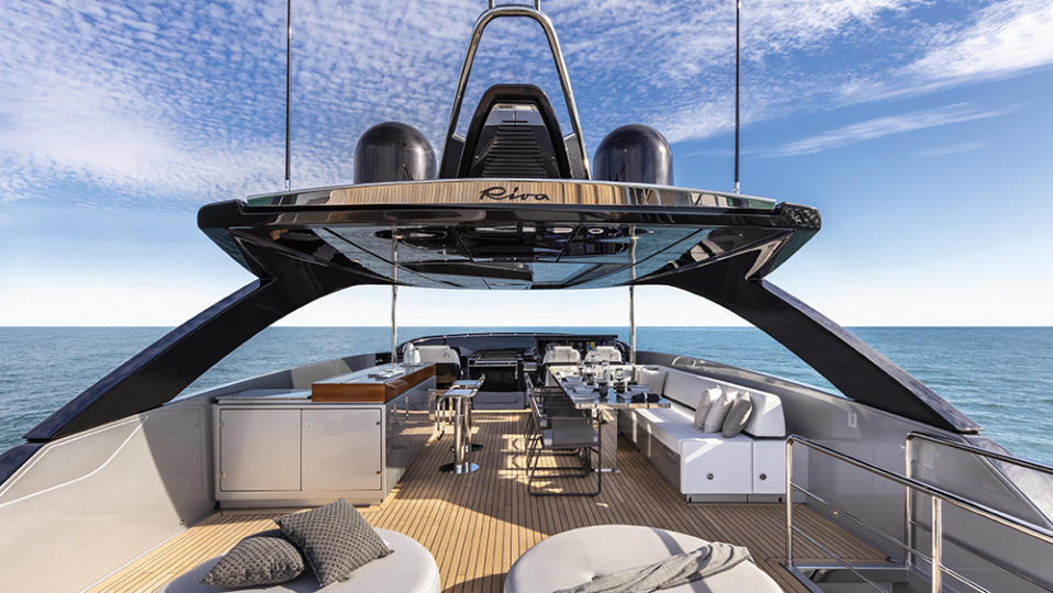 Riva 90 Argo flybridge yacht