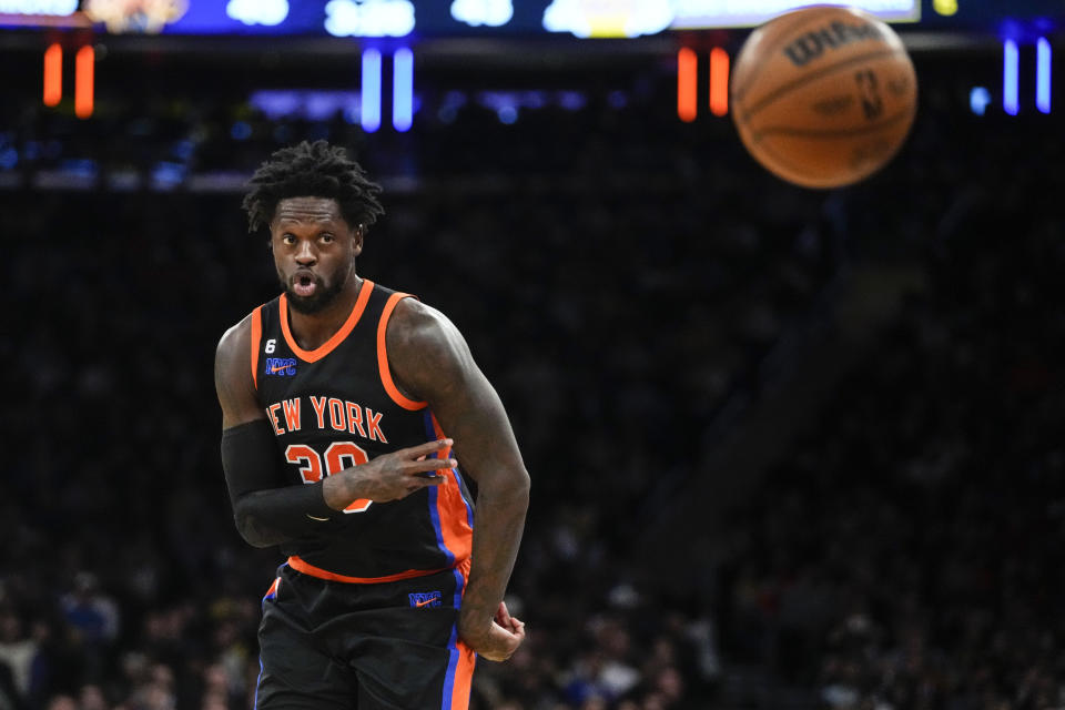 New York Knicks' Julius Randle (30) passes to a teammate during the first half of an NBA basketball game against the Los Angeles Lakers Tuesday, Jan. 31, 2023, in New York. (AP Photo/Frank Franklin II)