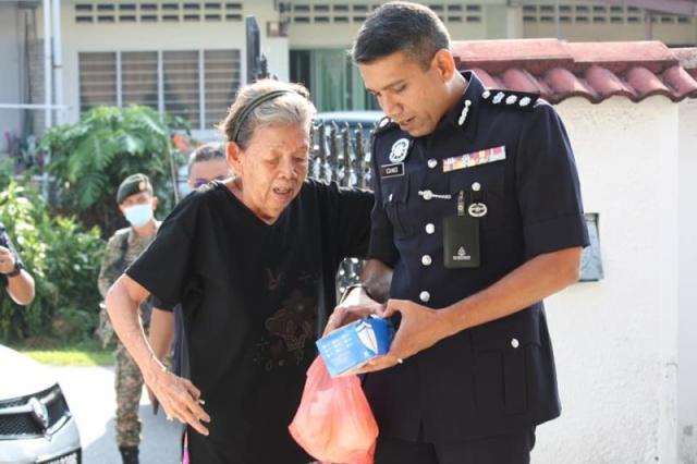 For Pj Police Chief Winning Trust Of Elderly Important To Keep Crime At Bay