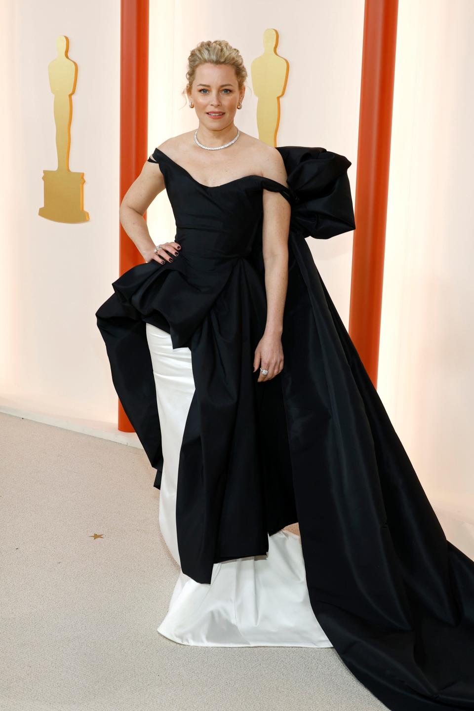 Elizabeth Banks attends the 2023 Academy Awards.