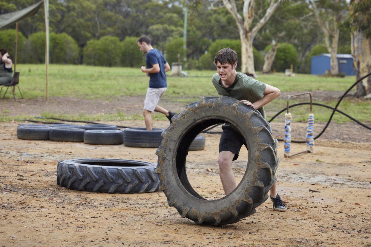  Home and Away spoilers: Andrew Lawrence struggles with a tyre 