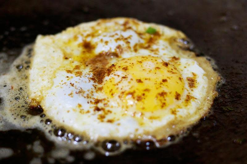 陳俊旭醫生提出吃幾顆蛋不是重點，是要看有無與氧化的油一起進食。（示意圖源：pexels）