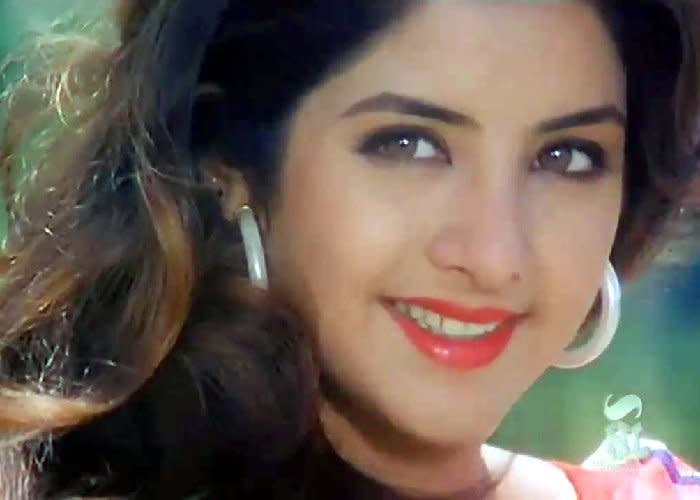 We don't expect teenagers today to know of this beauty, but Divya Bharti's name remains etched in the heart's of the 90's movie lovers. A perfect doll-face with one of the most mesmerizing smiles of all times, would turn 46 this 25th had we not lost her to that fatal accident on the night of 5 April 1993, merely a month after she turned 19.