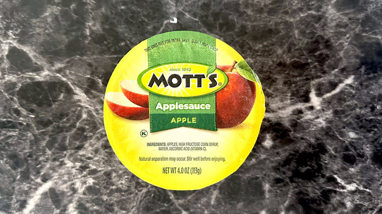 Mott's applesauce cup