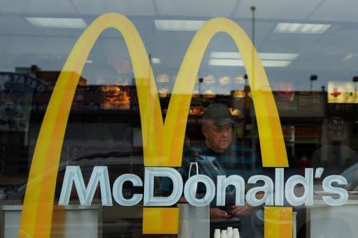 Miles de empleados de McDonald's y otras cadenas de comida rápida participaron en una nueva huelga este jueves en Estados Unidos para reclamar mejores salarios y condiciones de trabajo. (GETTY IMAGES NORTH AMERICA/AFP | Spencer Platt)