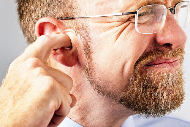 La cera en los oídos y la limpieza de los oídos - Vida y Salud