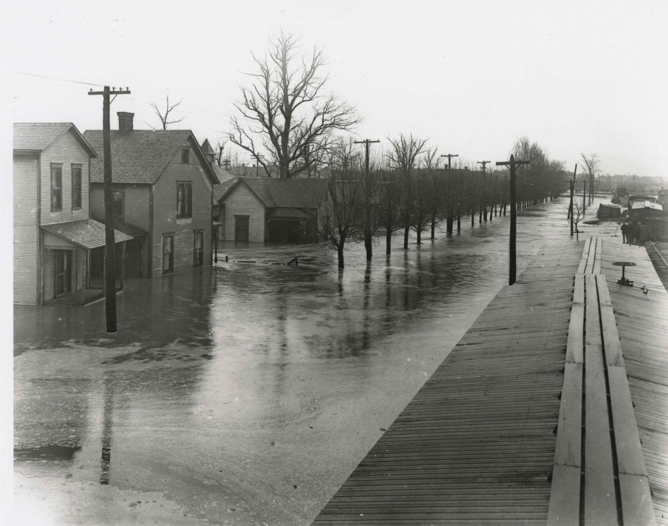 A flooded McKinley Neighborhood during the Great Flood of 1913.