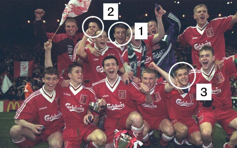 Ο Τζέιμι Κάσιντι (1) κέρδισε το Κύπελλο Νέων της Αγγλίας το 1996 σε μια ομάδα της Λίβερπουλ που περιλάμβανε επίσης τον Τζέιμι Κάραγκερ (2) και τον Μάικλ Όουεν (3).