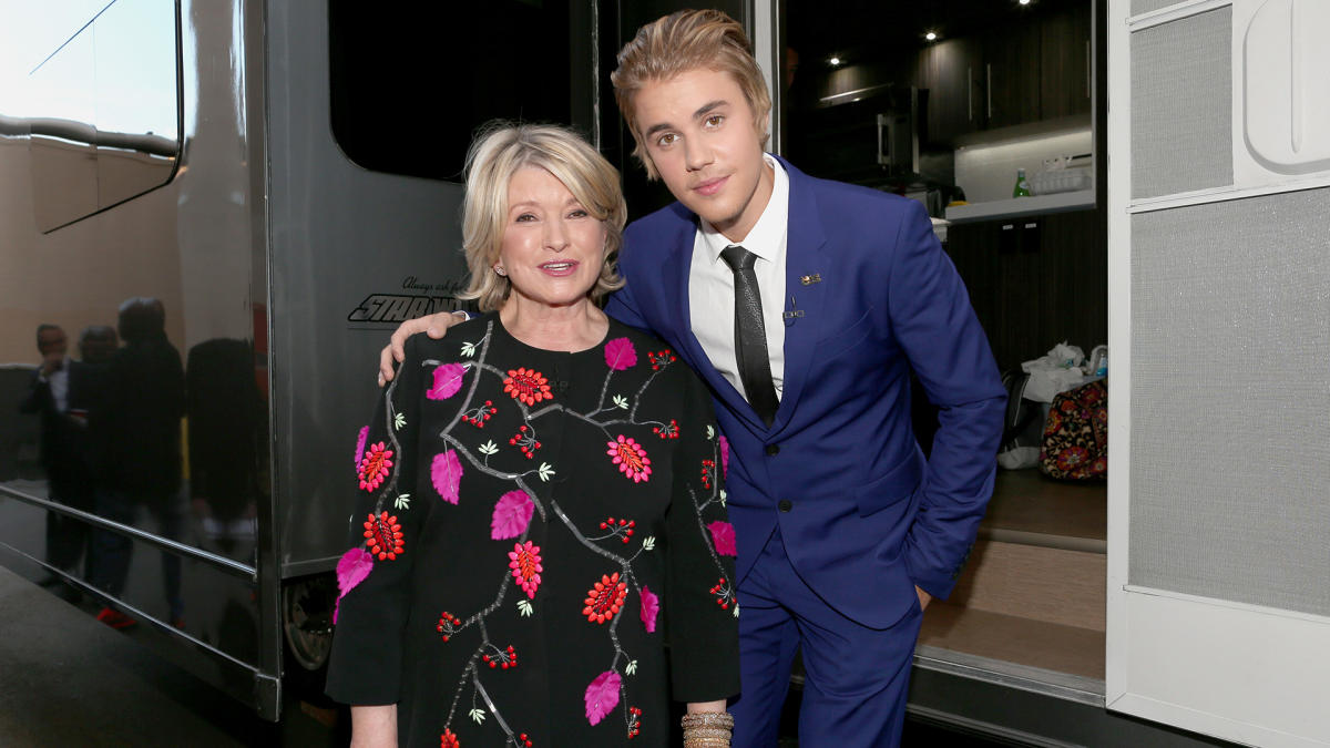 NHL: Martha Stewart, Justin Bieber leak new Maple Leafs jersey