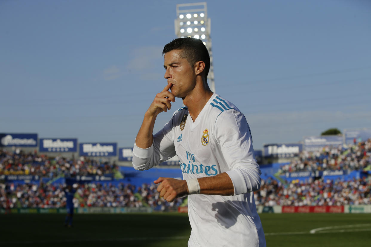 Real Madrid’s Cristiano Ronaldo celebrates after scoring the winning goal during a Spanish La Liga soccer match between Getafe and Real Madrid at the Coliseum Alfonso Perez in Getafe, Spain, Saturday, Oct. 14, 2017. (AP Photo/Paul White)