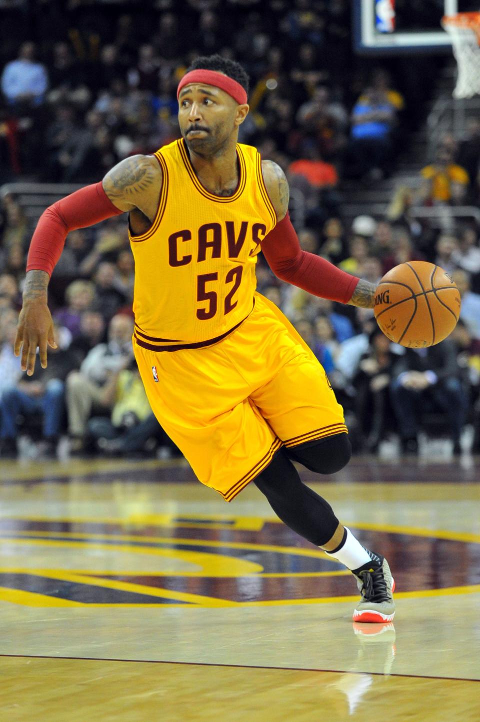 Nov 10, 2015; Cleveland, OH, USA; Cleveland Cavaliers guard Mo Williams (52) brings the ball up the court during the first quarter against the Utah Jazz at Quicken Loans Arena. Mandatory Credit: Ken Blaze-USA TODAY Sports