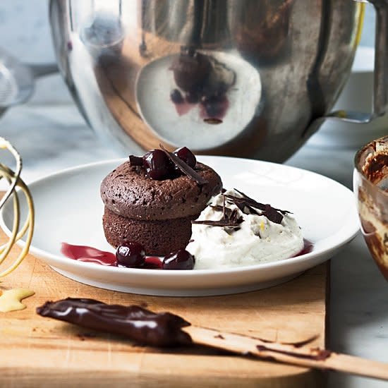 Warm Chocolate Cakes with Mascarpone Cream