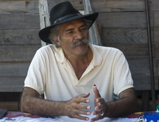 José Manuel Mireles, líder del Consejo de Autodefensas de Michoacán, durante una entrevista realizada el 1 de diciembre de 2013 en Tepalcatepec (México) (AFP/Archivos | Omar Torres)