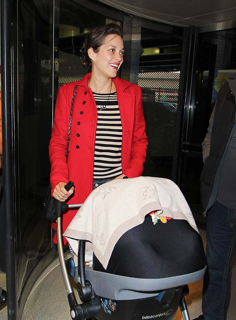 Marion Cotillard JFK Airport