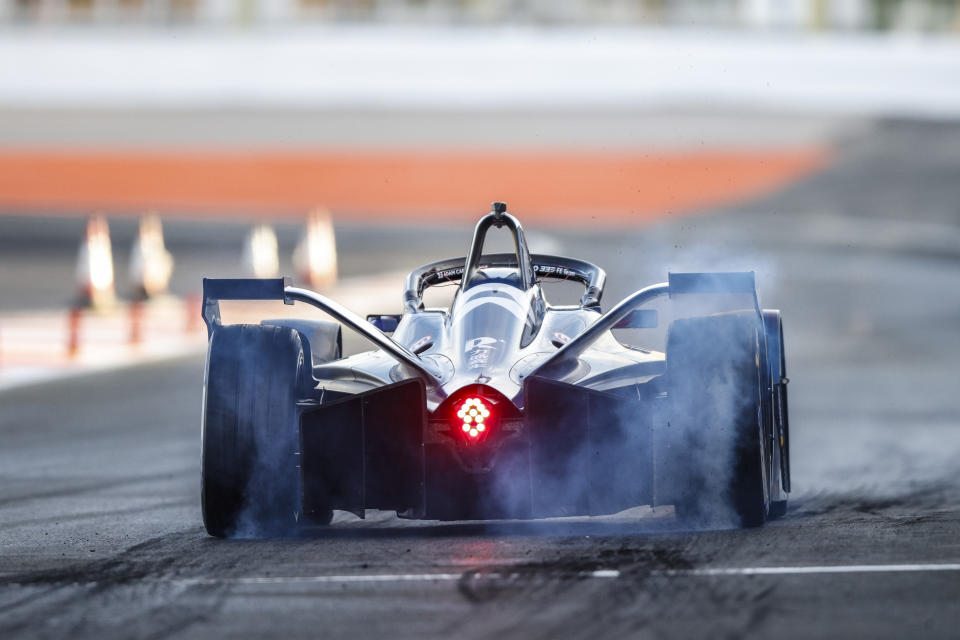 33 Adam Carroll (gbr), NIO 333 Racing, action during the Season 8 ABB Formula E pre-season test at Circuit Ricardo Tormo in Valencia on December 1st and 2nd in Spain.  (Photo by Xavier Bonilla/NurPhoto via Getty Images)