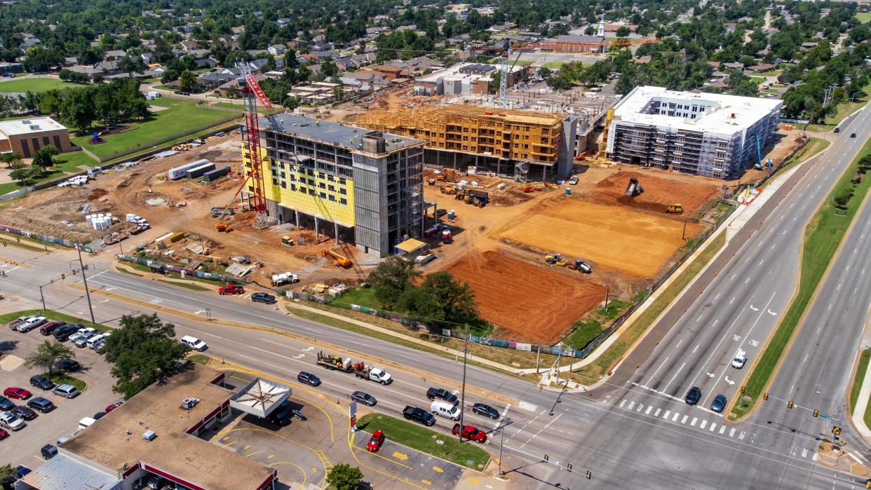 Crews continue work on the Oak development on the southwest corner of Northwest Expressway and Pennsylvania Avenue in Oklahoma City.