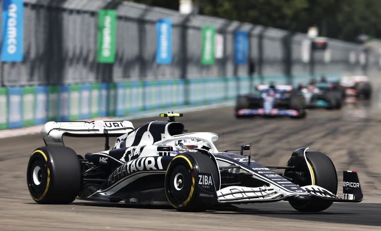 Yuki Tsunoda durante el Gran Premio de Fórmula 1 de Miami, en mayo de 2022