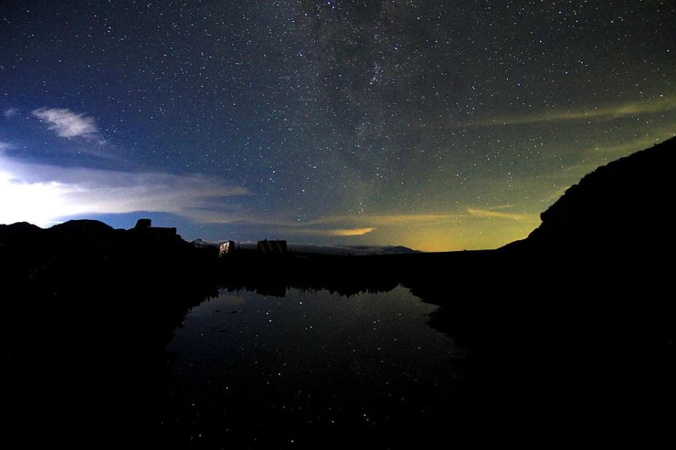 合歡山星空 (Photo by X917052x, License: CC BY-SA 4.0, Wikimedia Commons提供)