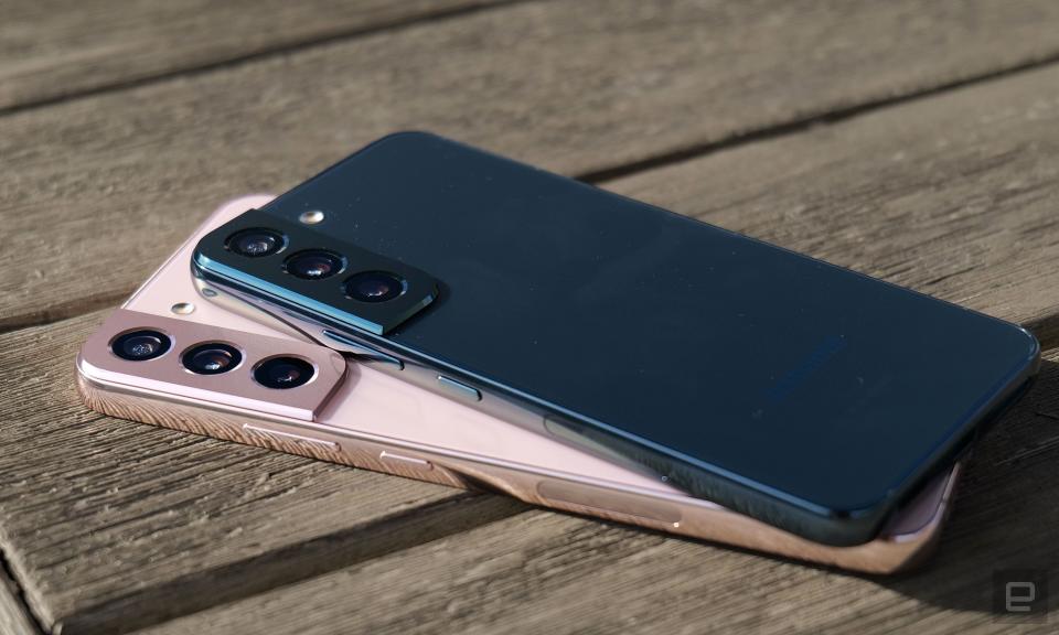 The sides of the Galaxy S22 are made from Samsung's patented Armor Aluminum, which are then polished to a near-mirror finish.