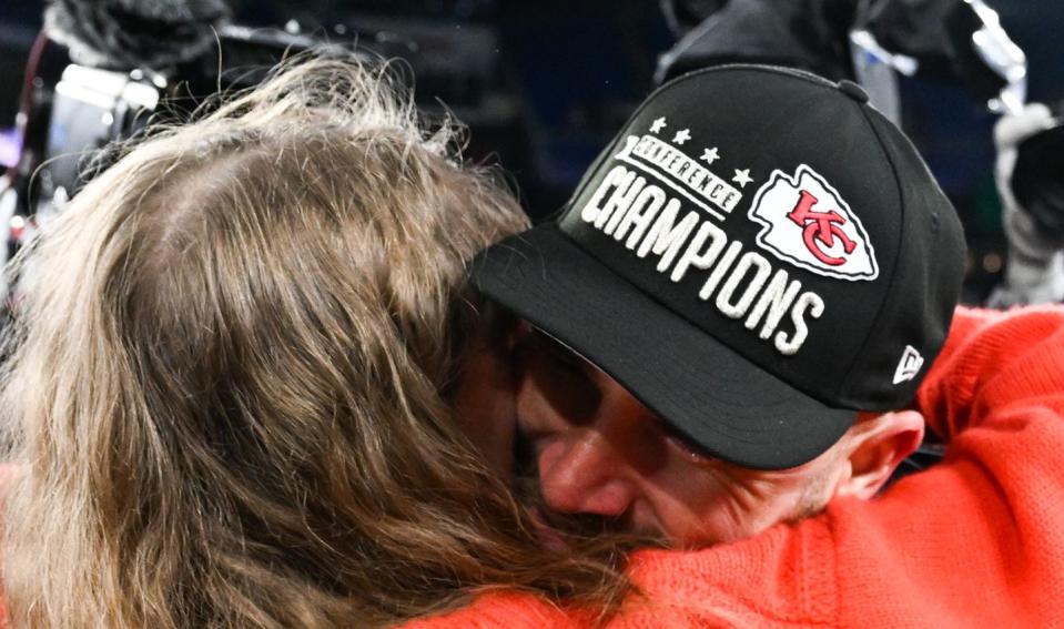 baltimore, md january 28 taylor swift hugs travis kelce 87 of the kansas city chiefs following the afc championship game against the baltimore ravens at mt bank stadium on january 28, 2024 in baltimore, maryland photo by kathryn rileygetty images