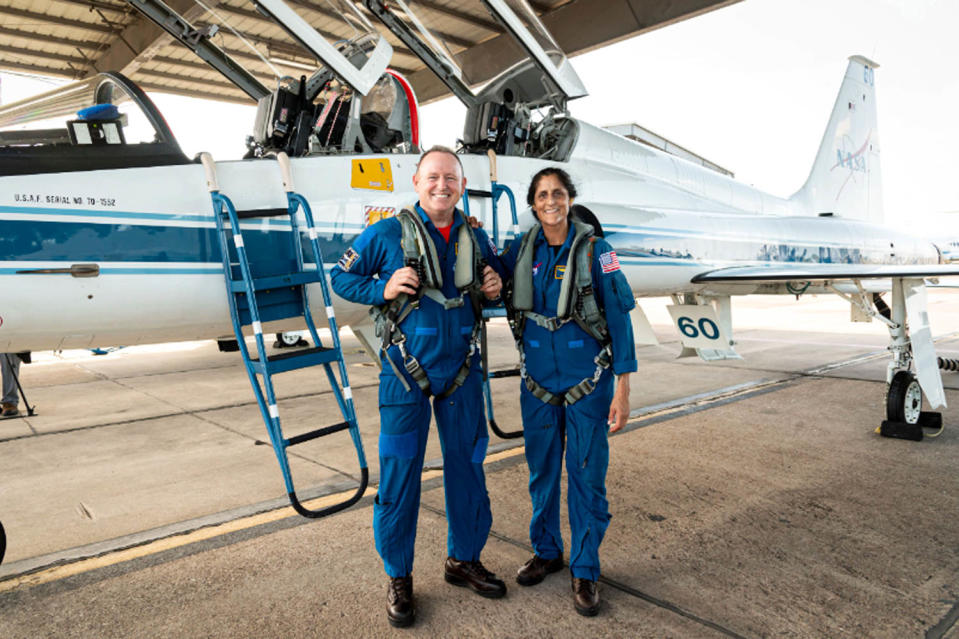 Butch Wilmore und Suni Williams.  (Robert Markowitz/NASA)