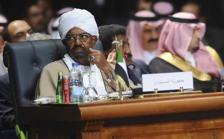 Sudan's President Omar Hassan al-Bashir attends the opening meeting of the Arab Summit in Sharm el-Sheikh, in the South Sinai governorate, south of Cairo, March 28, 2015. REUTERS/Stringer