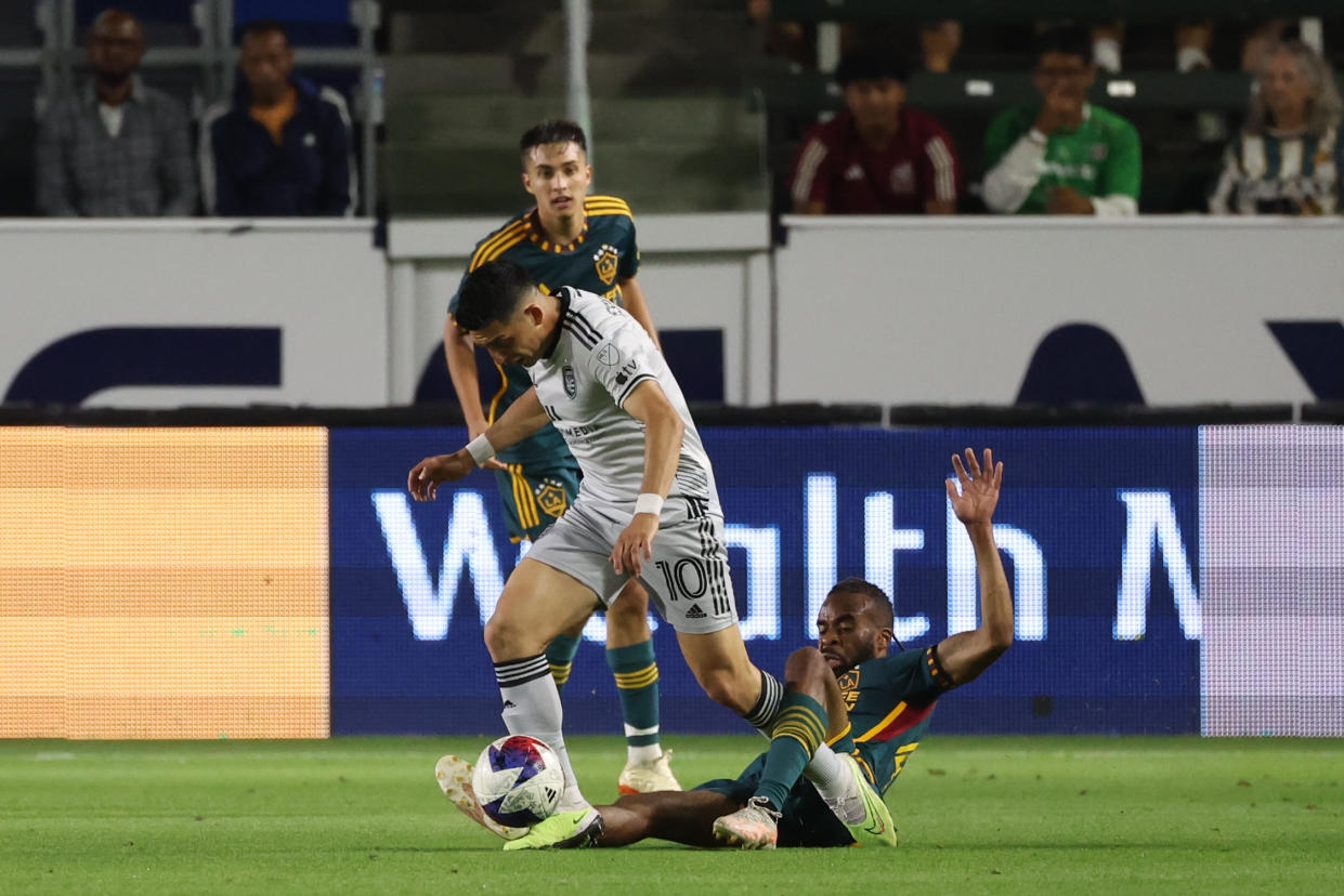 LA Galaxy sufrió para ganar 2-1 ante el San Jose Earthquakes. (Kiyoshi Mio-USA TODAY Sports)