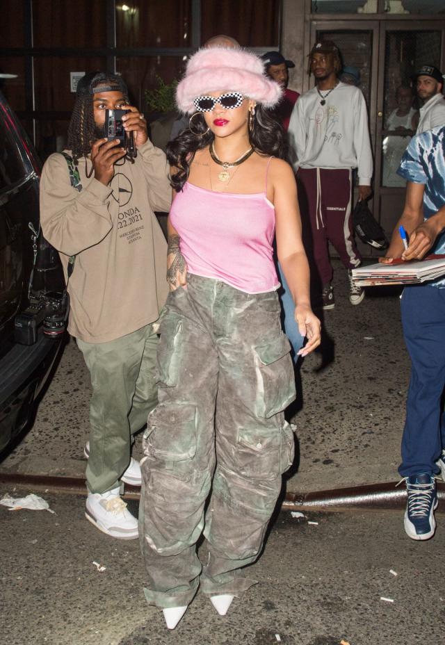 Rihanna Dressed As Gunna For Halloween  Rihanna dress, Rihanna, Leather  waistcoat