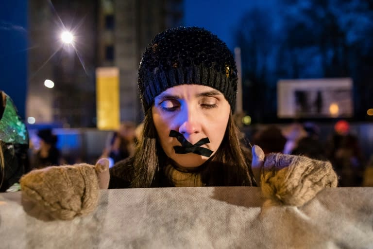 Over 100 protesters on both sides of the abortion divide rallied in front of parliament during the debate