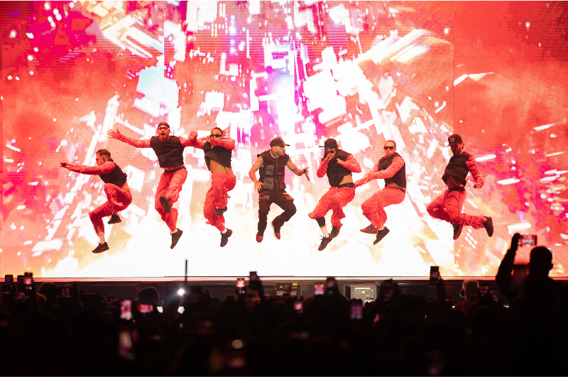 <p>La super estrella global de la música latina ofreció un espectáculo lleno de energía en el Pachanga Arena en San Diego, CA, donde interpretó éxito tras éxito y mantuvo al público de pie cantando sin parar a todo pulmón.</p>