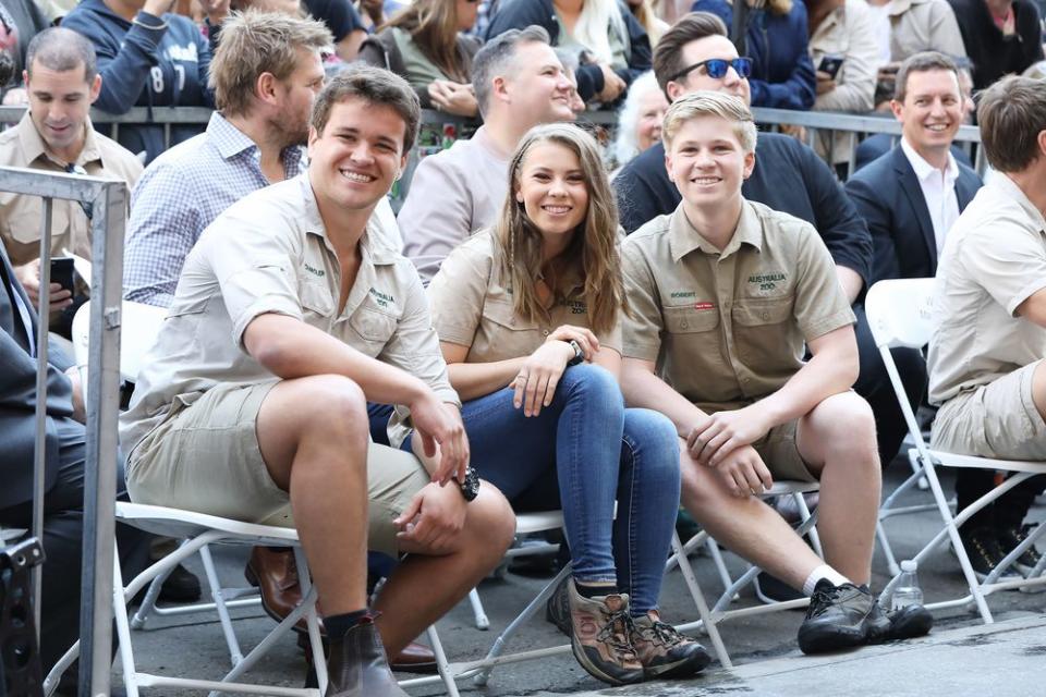 Bindi Irwin Tears Up at Late Father Steve's Walk of Fame Ceremony