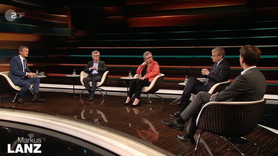 Von links: Markus Lanz begrüßte in seiner Runde Politiker Thomas de Maizière, Gewerkschafterin Marlis Tepe, Virologe Prof. Alexander Kekulé und Journalist Martin Knobbe.  (Bild: ZDF / Screenshot)