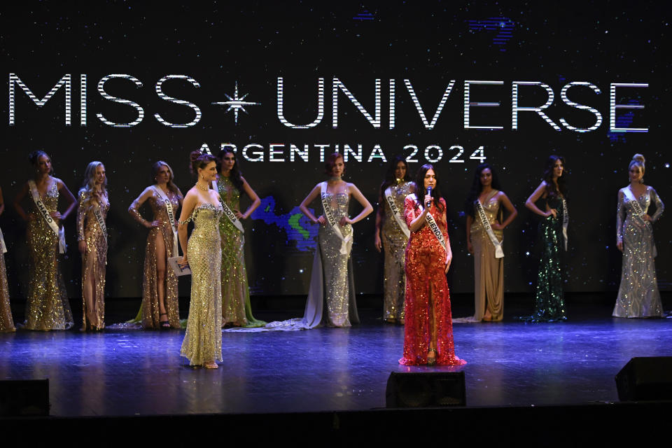 La concursante Alejandra Rodríguez compite en el certamen Miss Universo en Buenos Aires, Argentina, el sábado 25 de mayo de 2024. (AP Foto/Gustavo Garello)