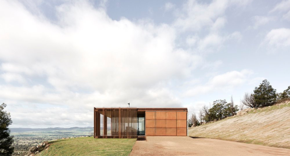 Mansfield House offers a serene retreat, where guests can immerse themselves in nature while enjoying modern comforts and breathtaking views. Photo: James Boulton