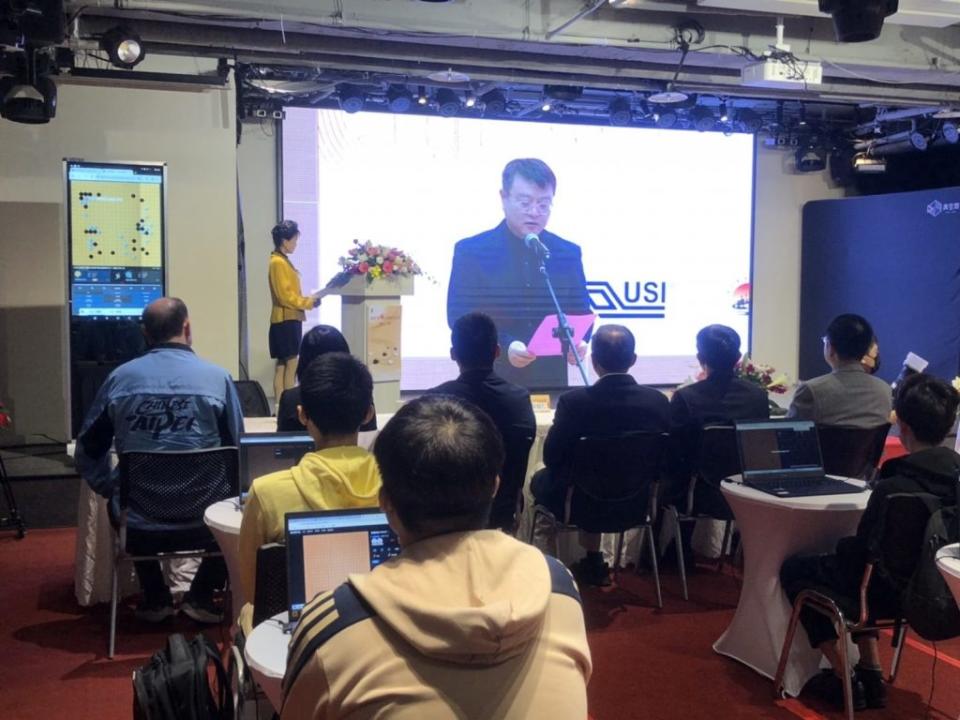2022雙城盃圍棋交流賽，由台北市體育局長李再立在台北及上海市體育局長徐彬在上海透過視訊方式共同參與開幕。（北市體育局提供）
