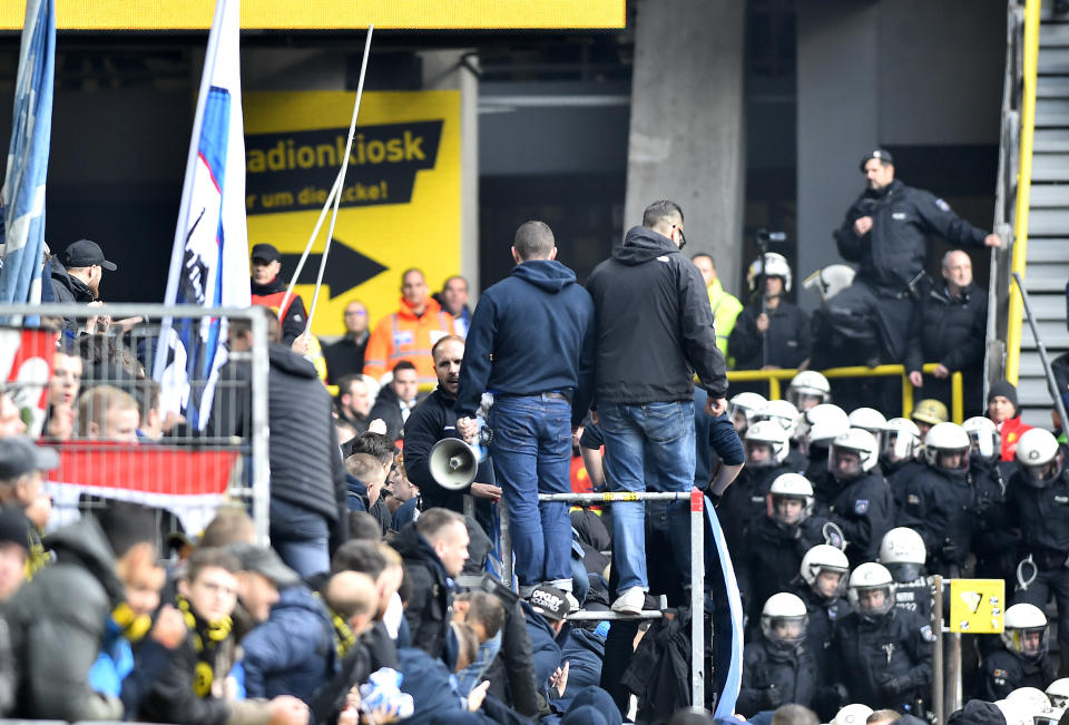 Hertha-Hooligans gehen auf Polizei los