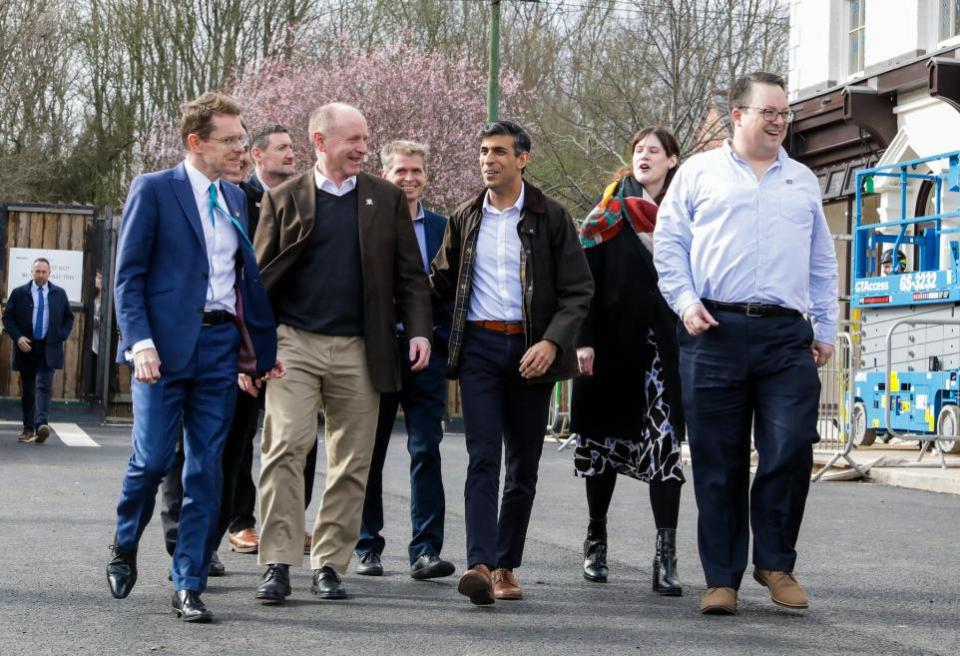 Stourbridge News: Prime Minister Rishi Sunak with West Midlands' politicians at the Black Country Living Museum. Pic by Andrew Wong / CCHQ